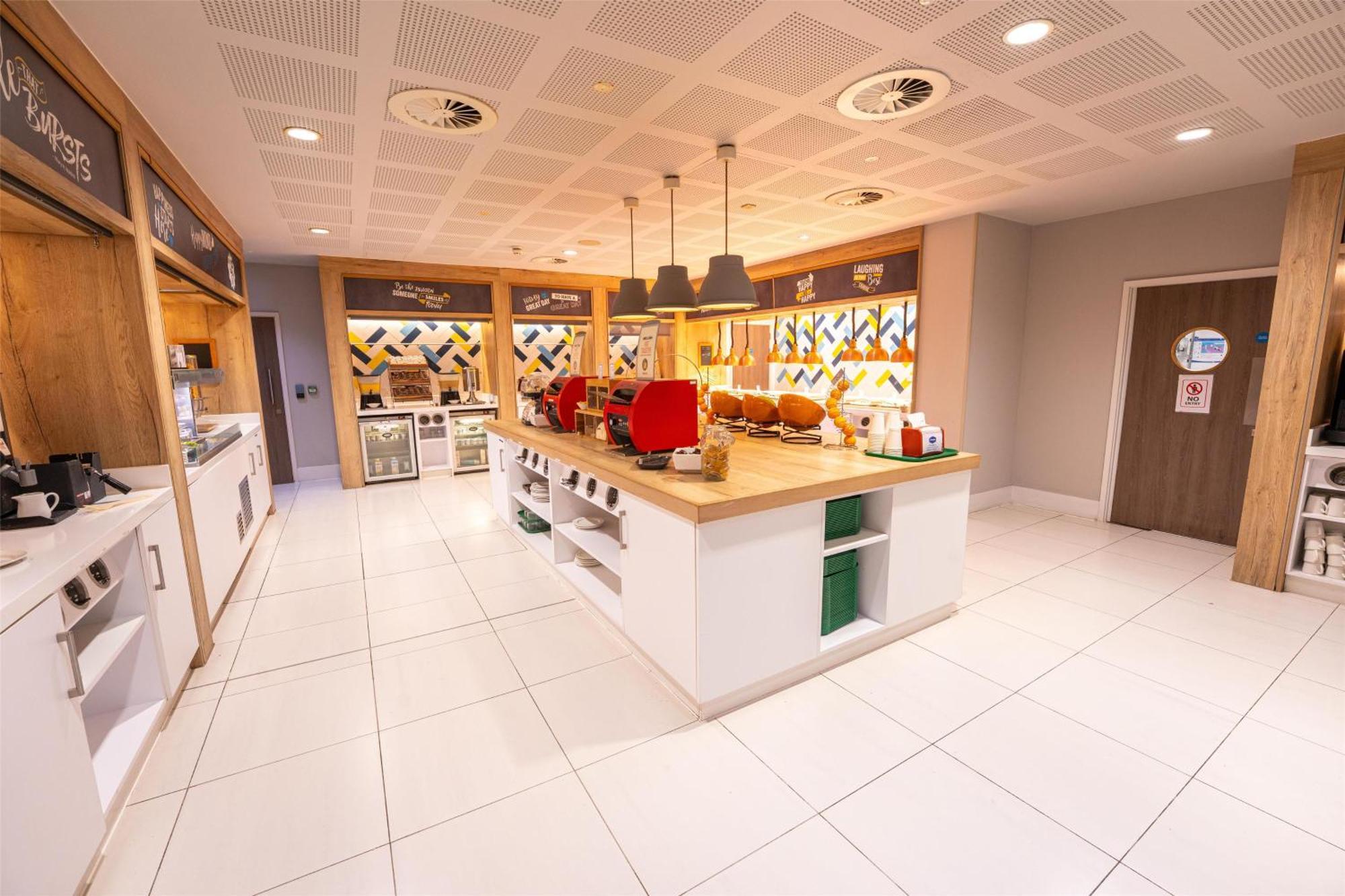 Hampton By Hilton Bristol Airport Hotell Redhill  Eksteriør bilde